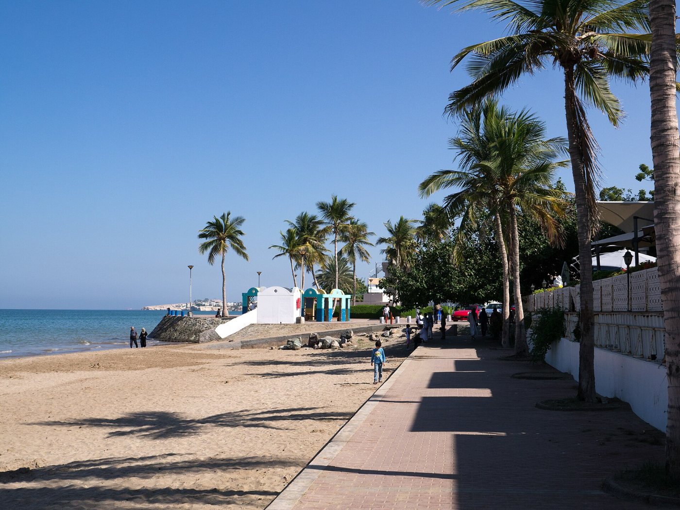 Families at القرم Beach, Muscat